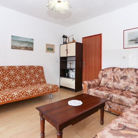 Holiday Home Marcelo-With Terrace Vinisce Exterior photo
