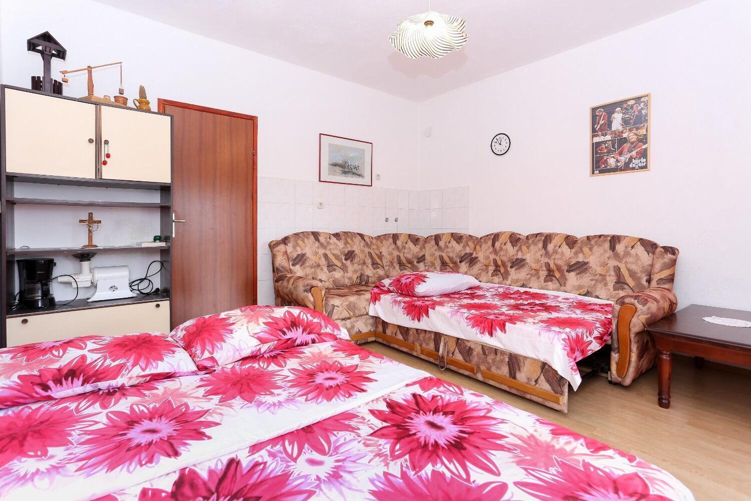 Holiday Home Marcelo-With Terrace Vinisce Exterior photo