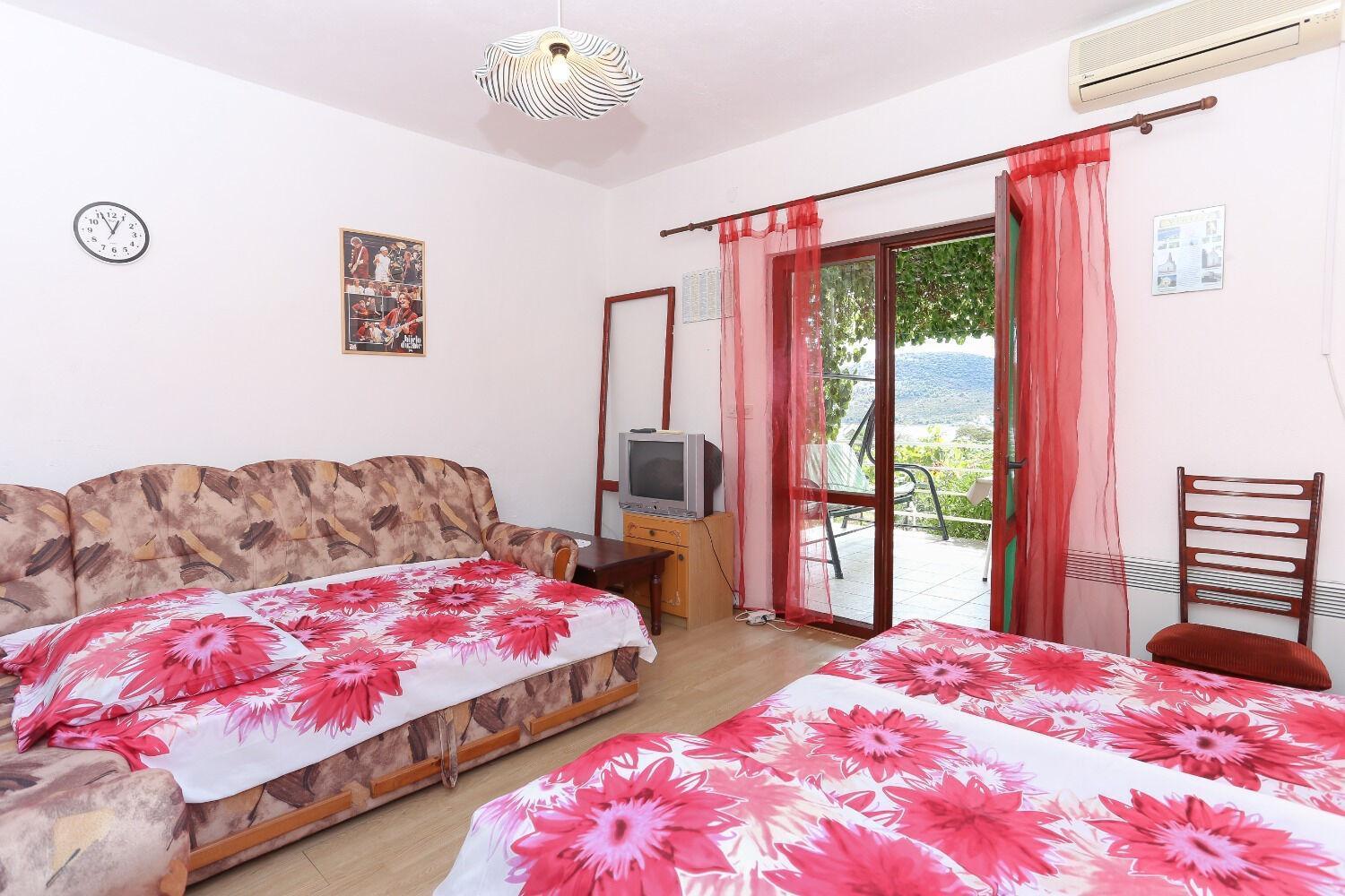 Holiday Home Marcelo-With Terrace Vinisce Exterior photo