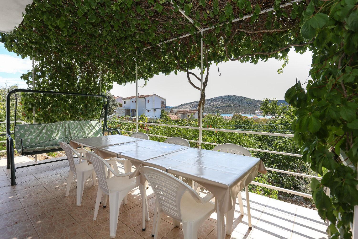 Holiday Home Marcelo-With Terrace Vinisce Exterior photo